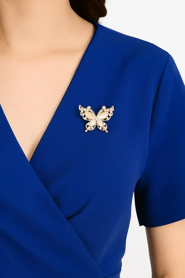 White_Elegant_Design_Designer_Metal_Brooch_For_Women