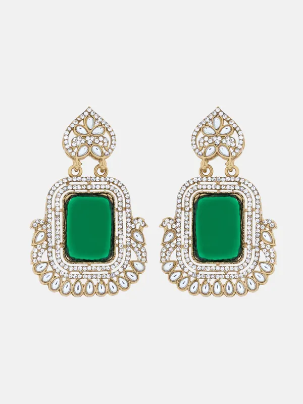 Green_Elegant_Design_Earrings_For_Women