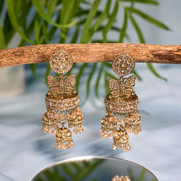 Gold_Elegant_Design_Earrings_For_Women
