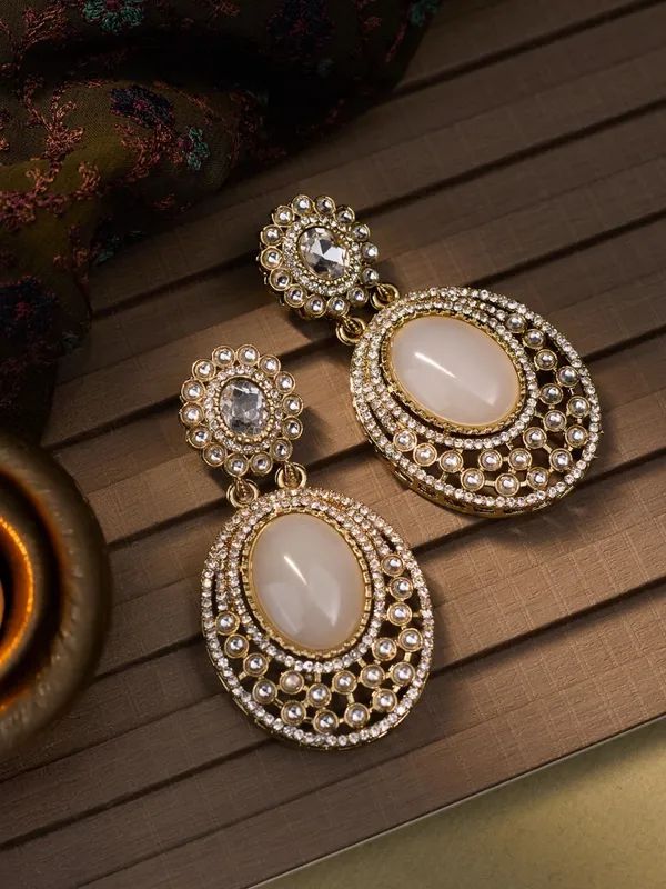 White_Elegant_Design_Earrings_For_Women