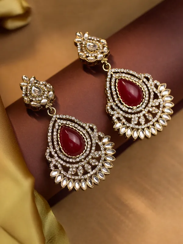 Red_Elegant_Design_Earrings_For_Women