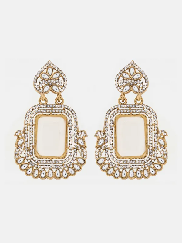 White_Elegant_Design_Earrings_For_Women