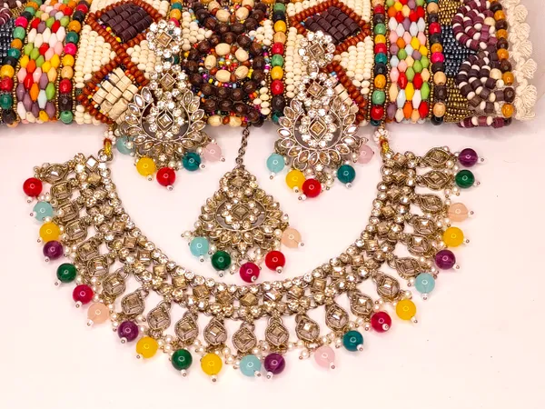 Multicolor_Elegant_Design_Jewellery_Set_For_Women