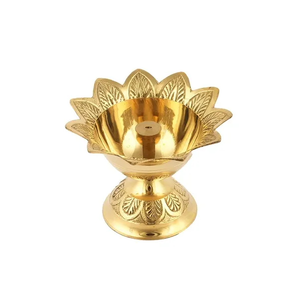 Golden_Brass_Devdas_Diya_Oil_Lamp_For_Puja_|_Engraved_Deepak_For_Mandir,_Home,_Office,_Festival_&_Gifts_|_Traditional_Brass_Pooja_Deep_6.8Cm_Height_X_8.9Cm_Length_90G