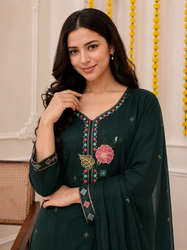 Women’s_Mul_Chanderi_Embroidered_Kurta_Set_with_Dupatta_|_Elegant_Ethnic_Wear_Kurta_Pant_Set_|_Festive_&_Party_Wear