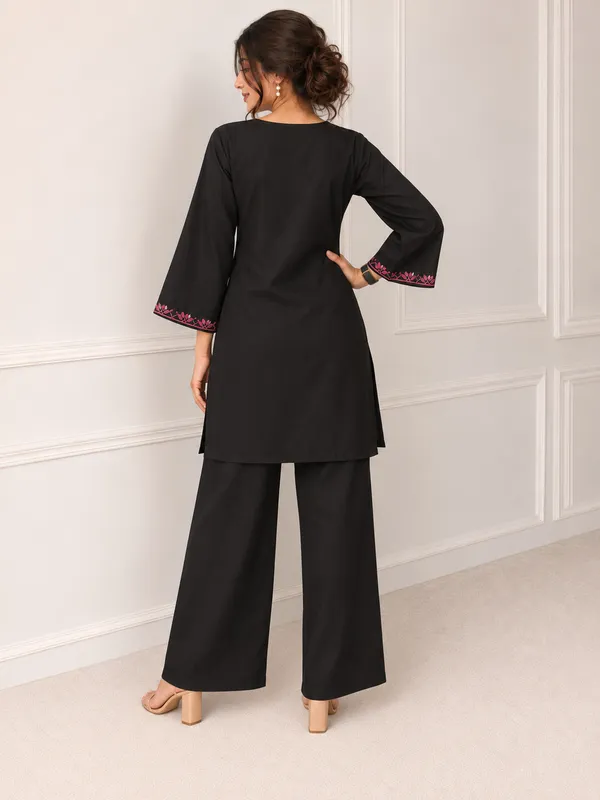 Women’s_Pure_Viscose_Rayon_Relaxed_Fit_Embroidered_Kurta_Pant_Set_|_Floral_Cotton_Co-Ord_Set_|_Comfortable_Ethnic_Wear