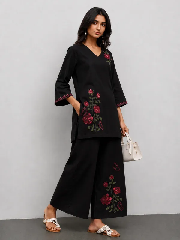 A-line_Ethnic_kurta_For_Women