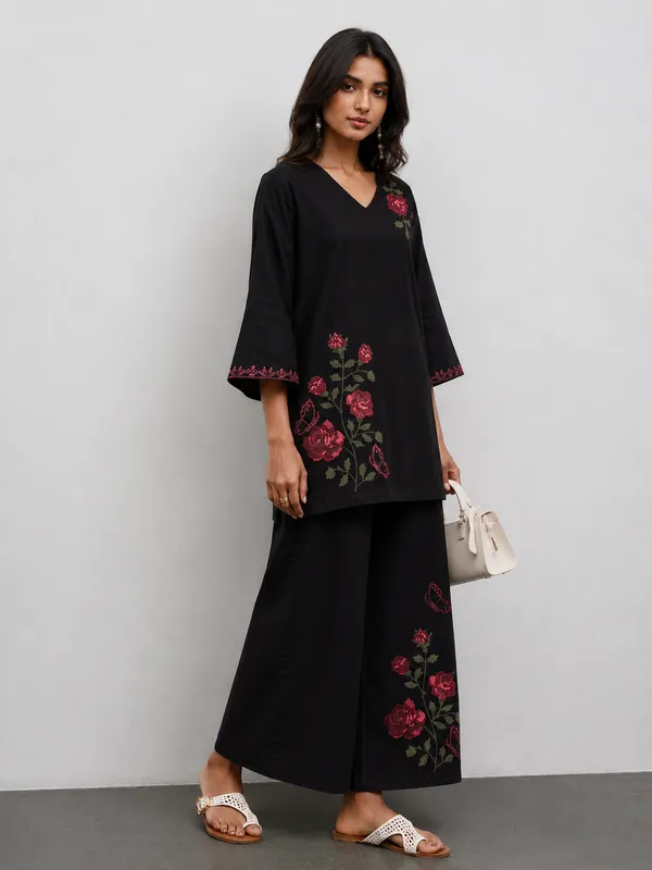 A-line_Ethnic_kurta_For_Women