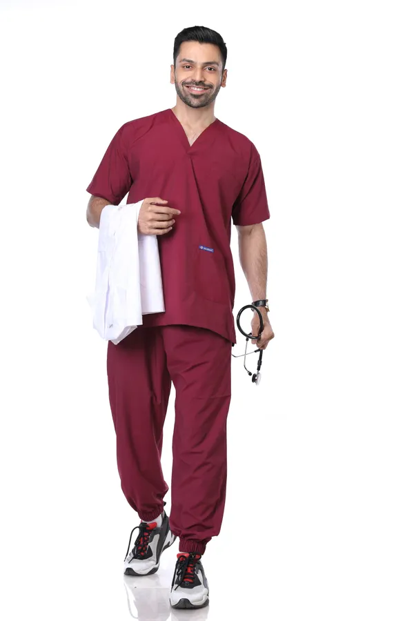 Maroon_7_Pocket_V_Neck_Scrub_With_Cap_&_Mask_For_Men