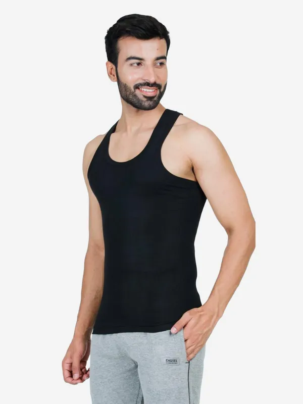 Pack_Of_3_Digsel_Men_100%_Cotton_Premium_White_Vest_Parker
