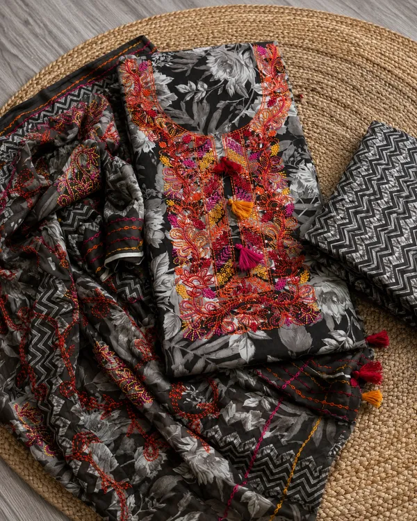 Handloom_Block_Print_Suit_Set_with_Kantha_Embroidery