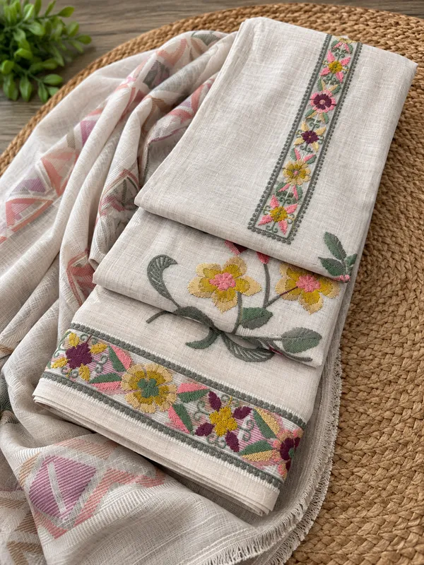 Khaddi_Cotton_Suit_with_Kashmirisuits