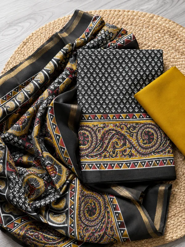 Maheshwari_Suit_Set_🖤
