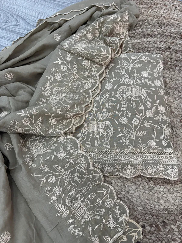 Mul_Chanderi_Embroidered_Suit_Set_(Elephant_Motif_Collection)
