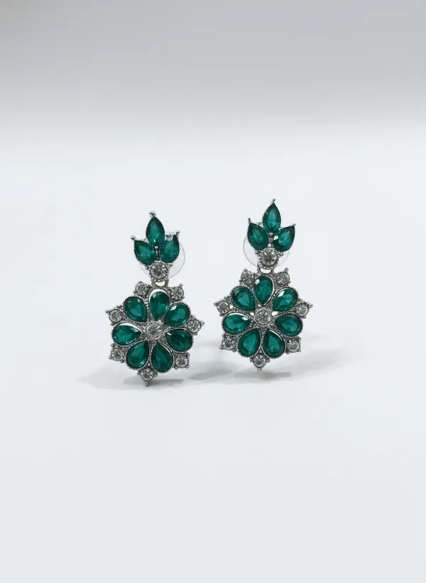 Green_Premium_Alloy_Necklace,_Earrings_&_Maang_Tikka_Set_For_Women