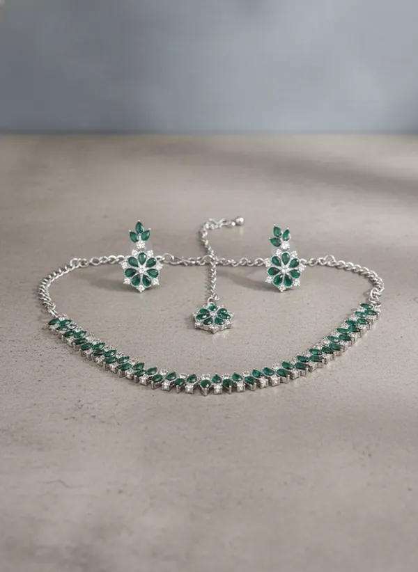 Green_Premium_Alloy_Necklace,_Earrings_&_Maang_Tikka_Set_For_Women