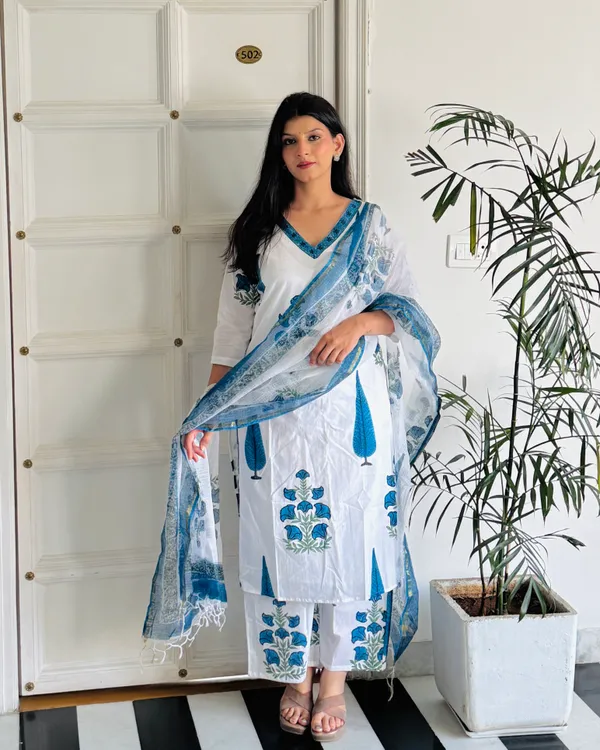 White_Blue_Leaf_Straight_Suit