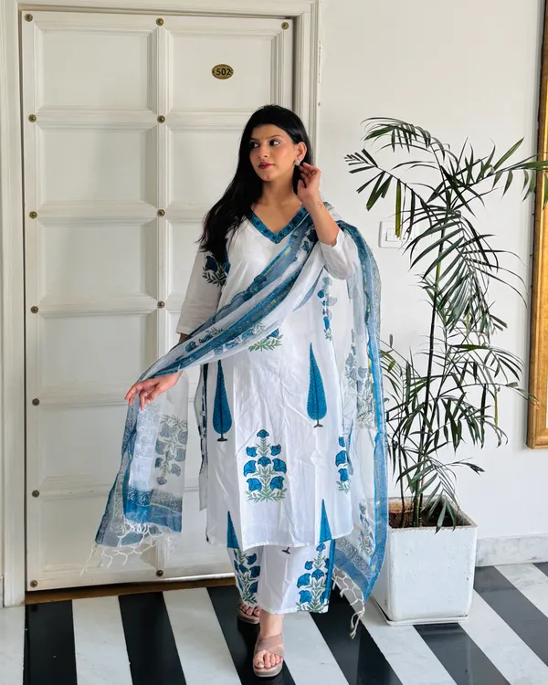 White_Blue_Leaf_Straight_Suit