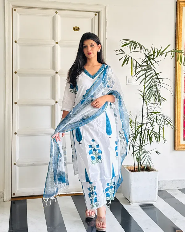 White_Blue_Leaf_Straight_Suit