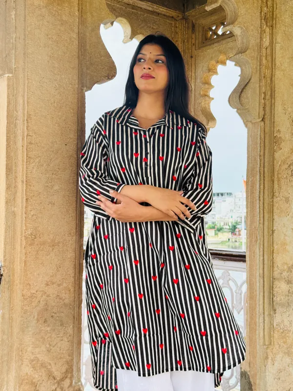 Black_Heart_Relaxed_Fit_Long_Kurta