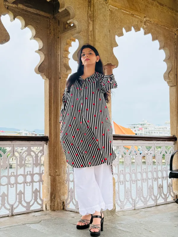 Black_Heart_Relaxed_Fit_Long_Kurta