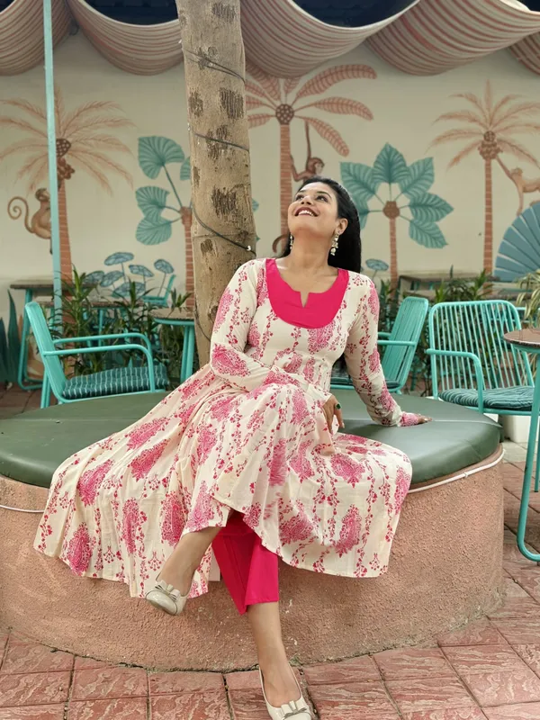 CREAM_PINK_CHEST_KURTI