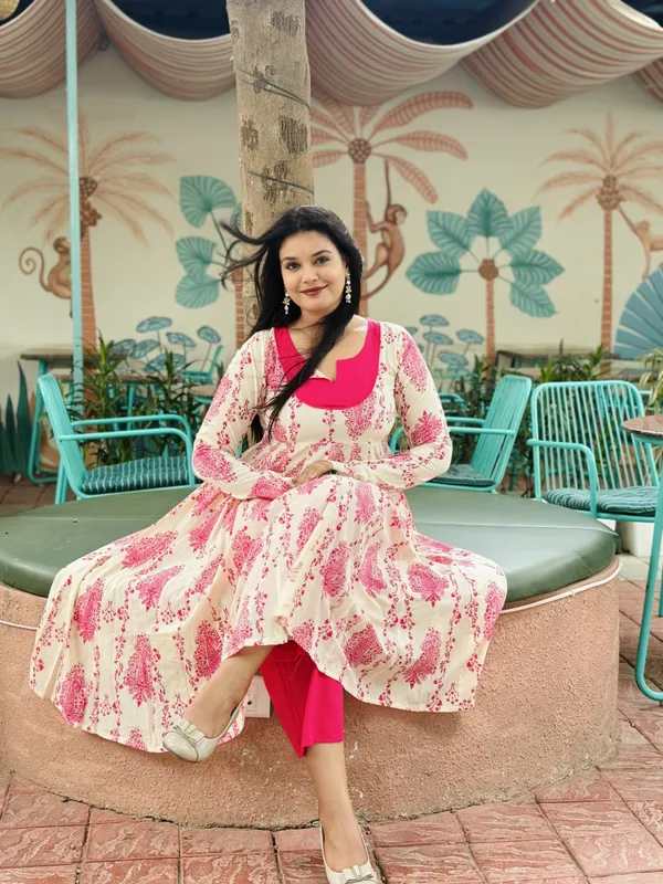 CREAM_PINK_CHEST_KURTI