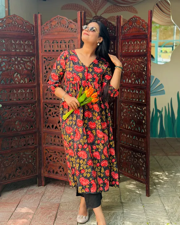 Black_Red_Daftar_Kurti_Only