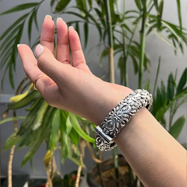 Oxidised_Silver_Womens_Rajwadi_Sahiba_Openable_Bracelet_&_Kada,_Oxidised_Hand-Cuff_Tribal_Bangle,_Traditional_And_Antique_Finish
