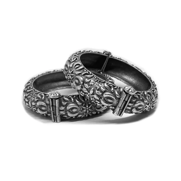 Oxidised_Silver_Womens_Rajwadi_Sahiba_Openable_Bracelet_&_Kada,_Oxidised_Hand-Cuff_Tribal_Bangle,_Traditional_And_Antique_Finish