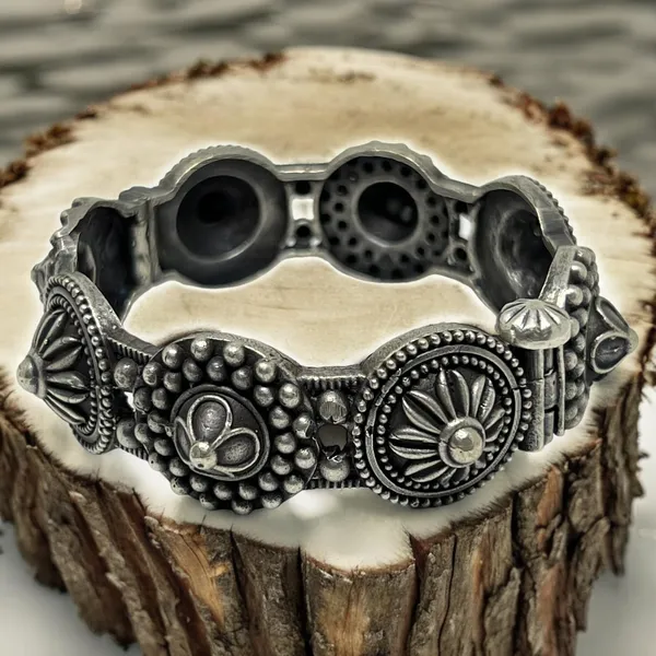 Oxidised_Silver_Womens_Rajwadi_Sahiba_Openable_Bracelet_&_Kada,_Oxidised_Hand-Cuff_Tribal_Bangle,_Traditional_And_Antique_Finish_(Style_C)