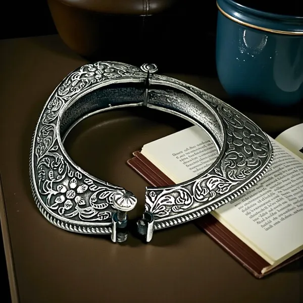 Oxidised_Silver_Womens_Single_Piece_Of_Silver_Replica_Rajwadi_Sahiba_Openable_Bracelet_&_Kada,_Oxidised_Hand-Cuff_Tribal_Bangle,_Traditional_And_Antique_Finish_(Style_E)