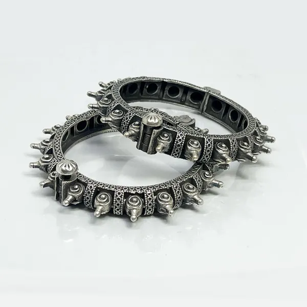 Oxidised_Silver_Womens_Single_Piece_Of_Silver_Replica_Rajwadi_Sahiba_Openable_Bracelet_&_Kada,_Oxidised_Hand-Cuff_Tribal_Bangle,_Traditional_And_Antique_Finish_(Style_G)