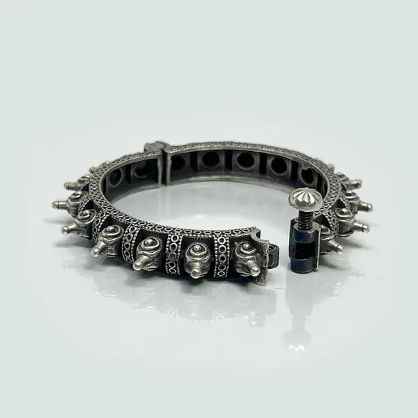 Oxidised_Silver_Womens_Single_Piece_Of_Silver_Replica_Rajwadi_Sahiba_Openable_Bracelet_&_Kada,_Oxidised_Hand-Cuff_Tribal_Bangle,_Traditional_And_Antique_Finish_(Style_G)