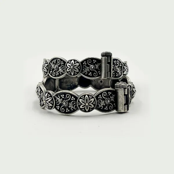 Oxidised_Silver_Single_Piece_Of_Silver_Replica_Rajwadi_Sahiba_Openable_Bracelet_&_Kada,_Oxidised_Hand-Cuff_Tribal_Bangle,_Traditional_And_Antique_Finish_(Style_O)