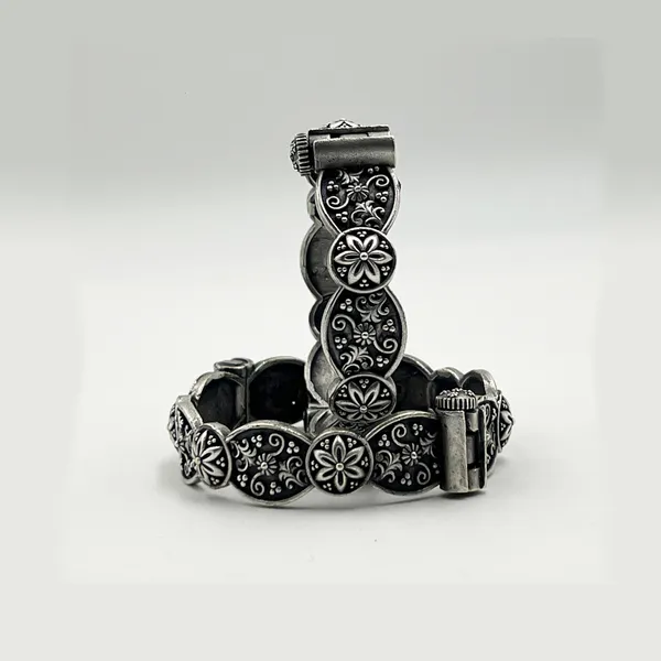 Oxidised_Silver_Single_Piece_Of_Silver_Replica_Rajwadi_Sahiba_Openable_Bracelet_&_Kada,_Oxidised_Hand-Cuff_Tribal_Bangle,_Traditional_And_Antique_Finish_(Style_O)