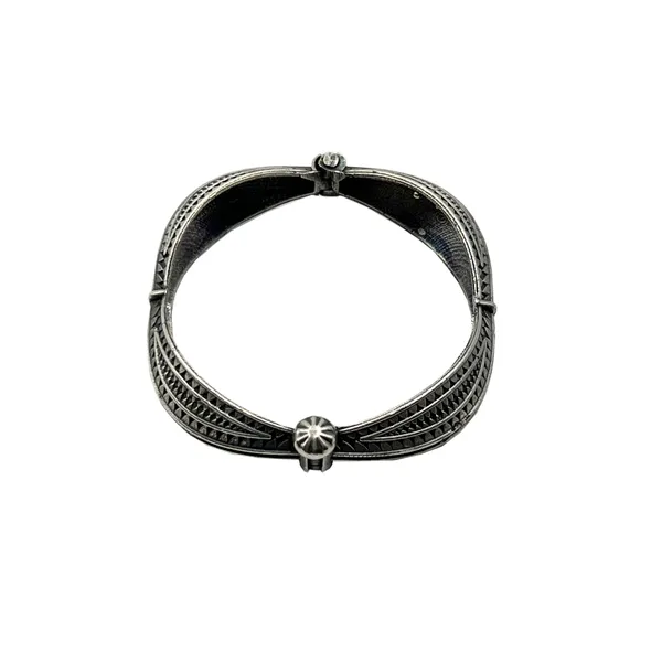 Oxidised_Silver_Single_Piece_Of_Silver_Replica_Rajwadi_Sahiba_Openable_Bracelet_&_Kada,_Oxidised_Hand-Cuff_Tribal_Bangle,_Traditional_And_Antique_Finish