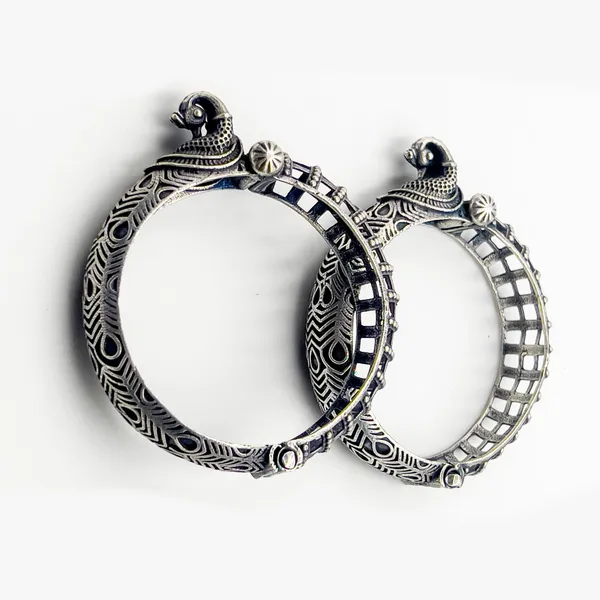 Oxidised_Silver_Single_Piece_Of_Silver_Replica_Rajwadi_Sahiba_Openable_Bracelet_&_Kada,_Oxidised_Hand-Cuff_Tribal_Bangle,_Traditional_And_Antique_Finish_(Style_X)