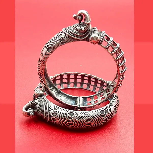 Oxidised_Silver_Single_Piece_Of_Silver_Replica_Rajwadi_Sahiba_Openable_Bracelet_&_Kada,_Oxidised_Hand-Cuff_Tribal_Bangle,_Traditional_And_Antique_Finish_(Style_X)