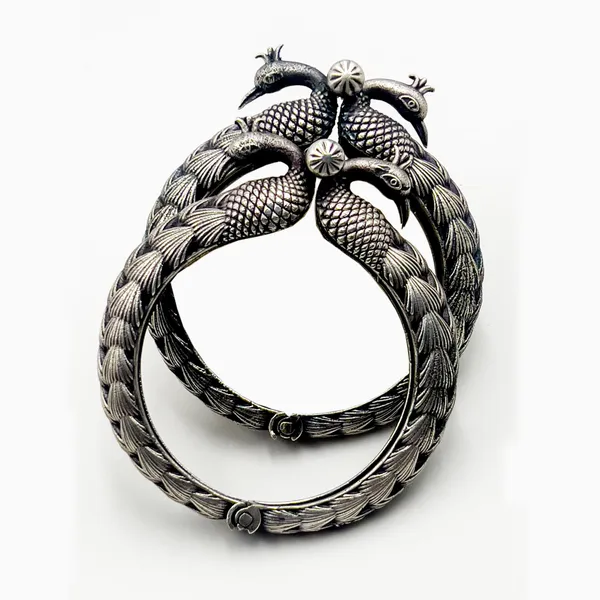 Oxidised_Silver_Single_Piece_Of_Silver_Replica_Rajwadi_Sahiba_Openable_Bracelet_&_Kada,_Oxidised_Hand-Cuff_Tribal_Bangle,_Traditional_And_Antique_Finish_(Style_Y)