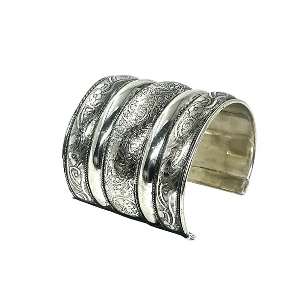 Silver_Oxidised_Engraved_Floral_Cuff_Bracelet_For_Women_&_Girls_|_Adjustable_C_Type_Kada