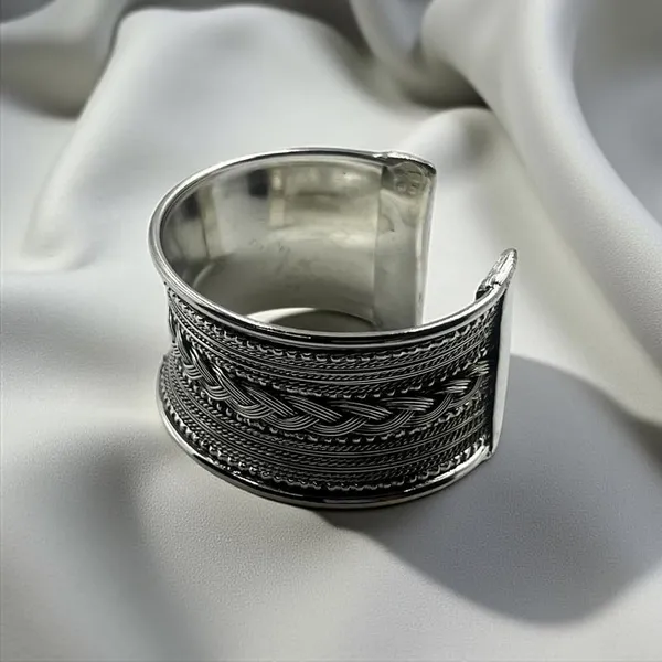 Silver_Oxidised_Wide_Pattern_Cuff_Bracelet_For_Women_&_Girls_|_Adjustable_C_Type_Kada_Style_C