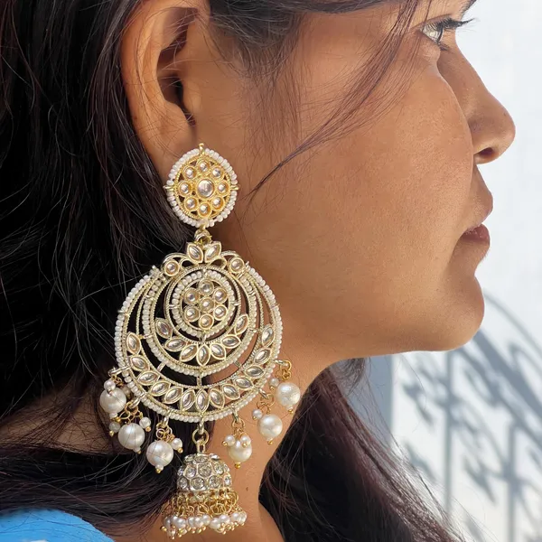 Golden_Golden_Finish_Kundan_Chandbali_With_White_Beads_Setting_For_Girls_And_Women