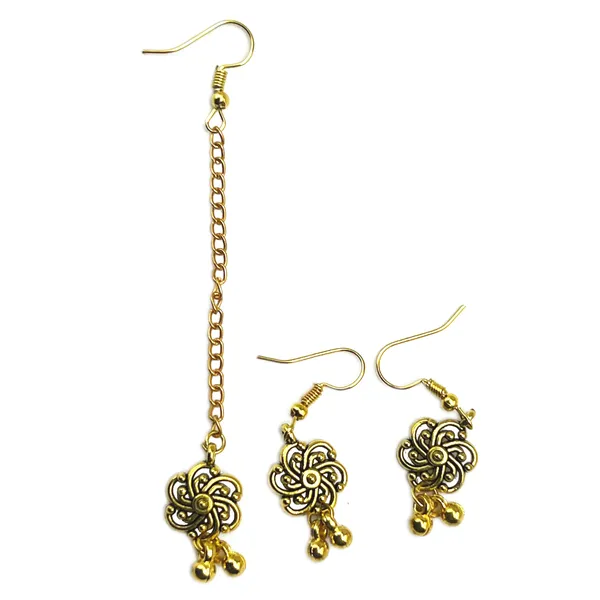 Multicolor_Golden_Teardrop_Ethnic_Earrings_With_Matching_Maang_Tikka_Set