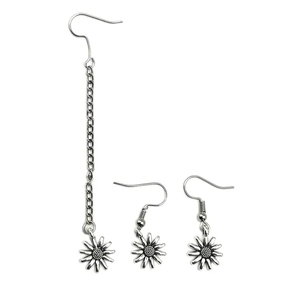 Multicolor_Oxidised_Classic_Oval_Earrings_With_Matching_Maang_Tikka_Set