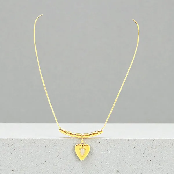 Golden_Women_18K_Gold_Polished_Smooth_Classic_Heart_Pendant_Necklace_Anti_Tarnish_Design