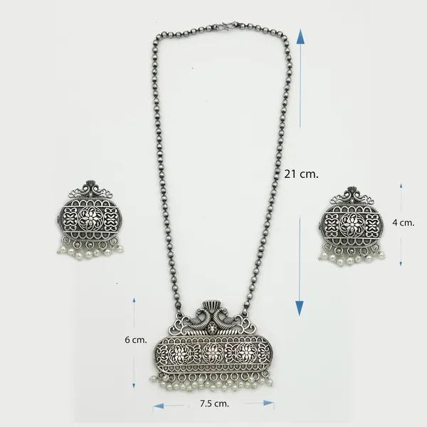 Silver_Oxidised_Broad_Rajasthani_Traditional_Pendant_Jewellery_Set_With_Long_Ball_Chain_And_White_Pearls_In_Oxidized_Finish_For_Women_And_Girls