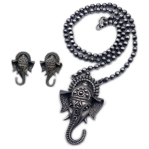 Silver_Oxidised_Oxidized_Ganesha_Pendant_Chain_Jewellery_Set_-_Opera_Length_Ganpati_Temple_Jewellery_For_Women_And_Girls