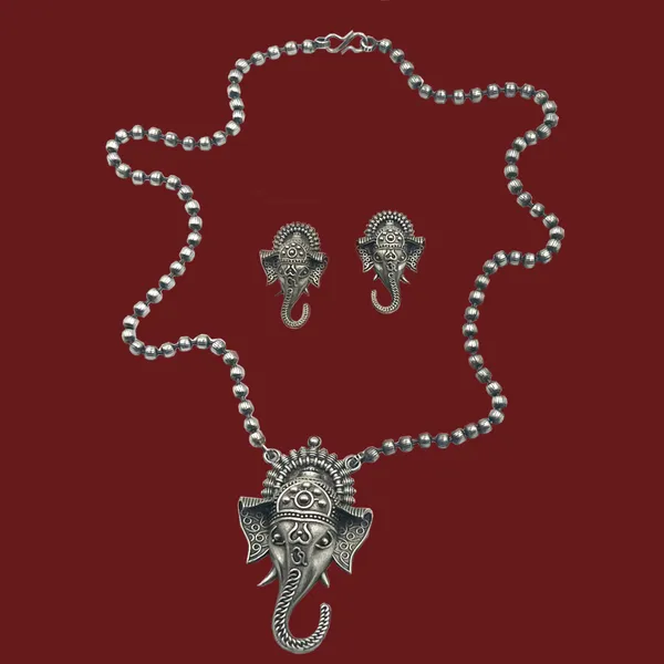Silver_Oxidised_Oxidized_Ganesha_Pendant_Chain_Jewellery_Set_-_Opera_Length_Ganpati_Temple_Jewellery_For_Women_And_Girls