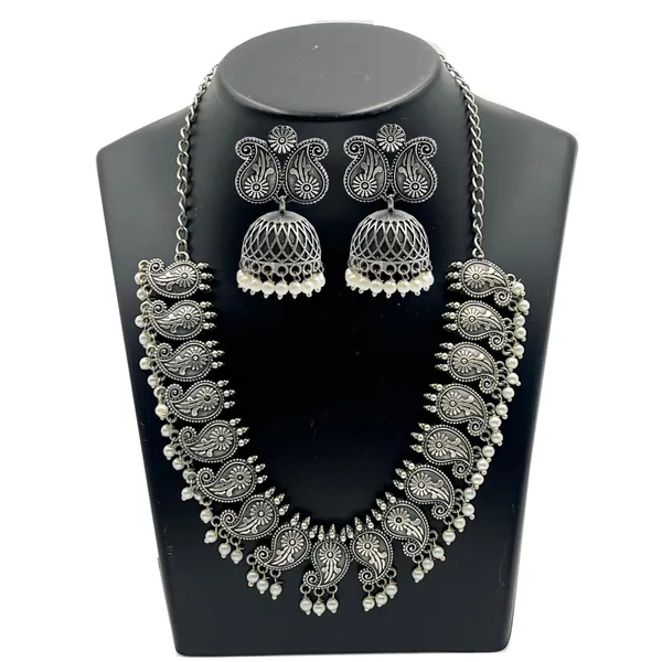 Silver_Antique_Black_Oxidised_Flower_Petal_Necklace_Set_|_Manga_Malai_Design_Antique_Mango_Haram_Design_Jewellery